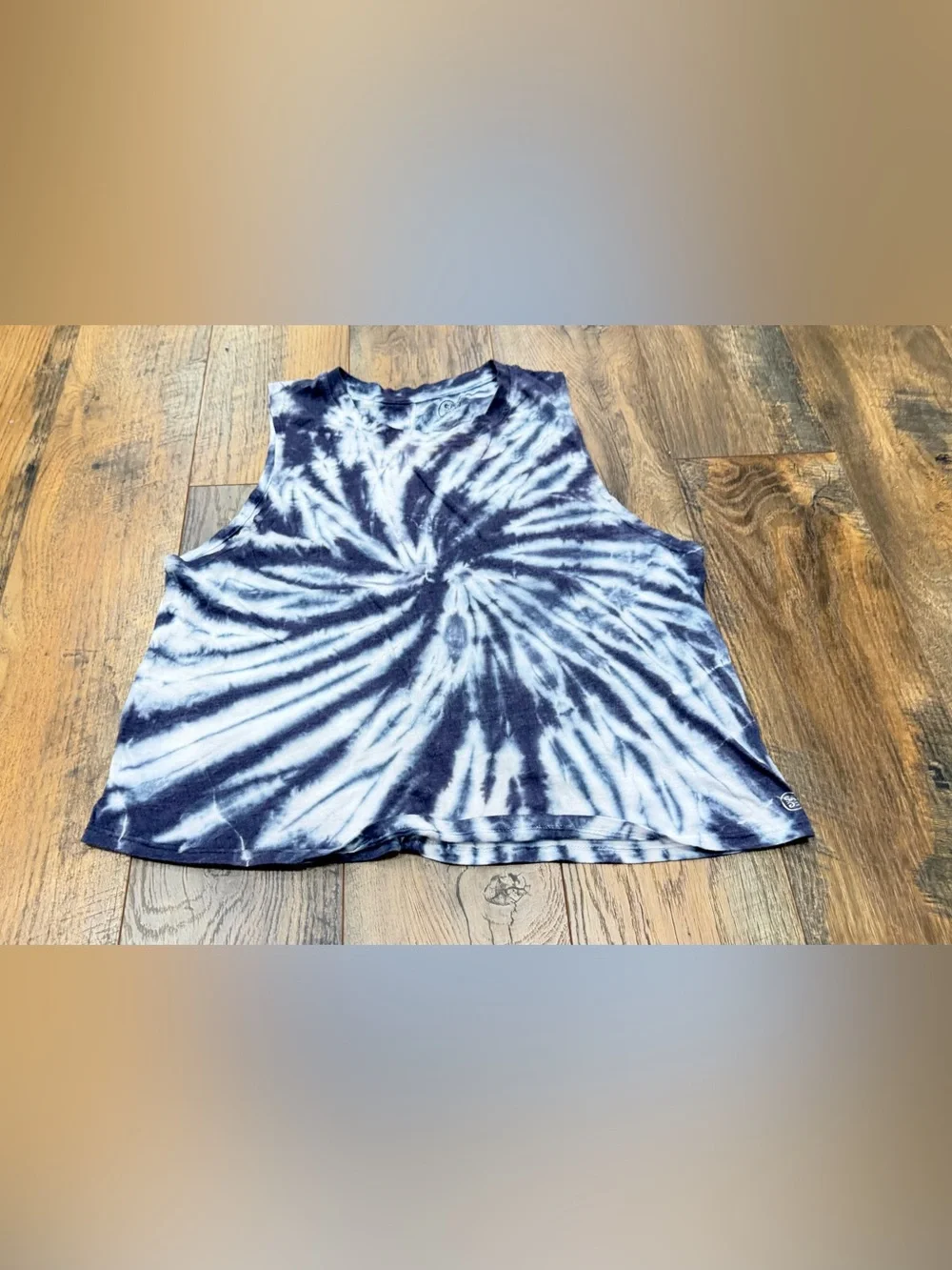 SAGE Collective Tie Dye Crew Neck Tank Top Women’s Size Medium, Blue White